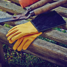 Town & Country Leather Artisan Gauntlet Gloves