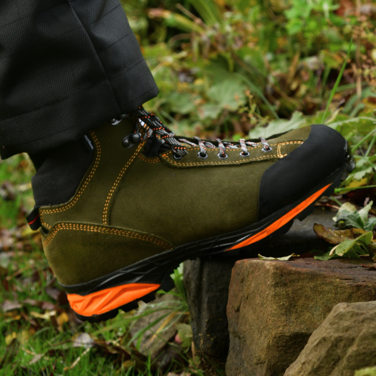 Stein Sentrix Recreational Climbing Walking Boots UK Size 7-12 Boots Action 1